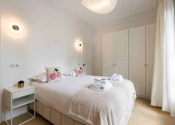 Charming Flat - 2bd-6p - Eiffel Tower *